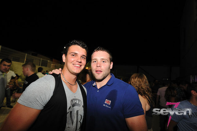 Cliquer pour voir l'image en taille réelle