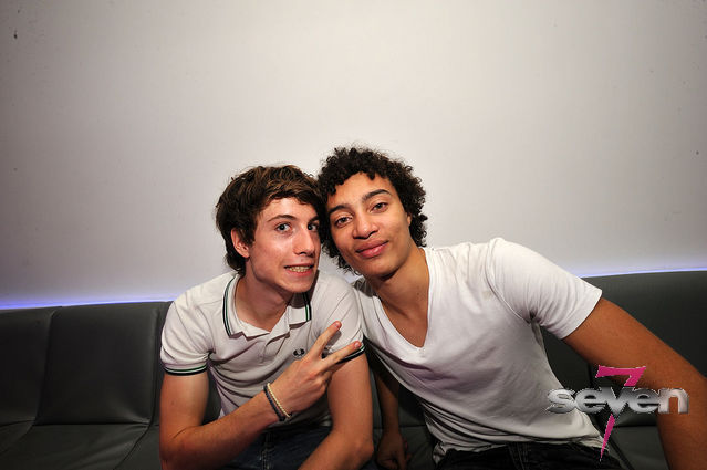 Cliquer pour voir l'image en taille réelle