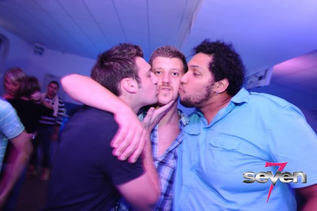 Cliquer pour voir l'image en taille réelle