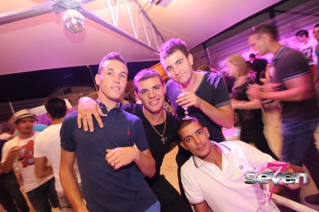 Cliquer pour voir l'image en taille réelle