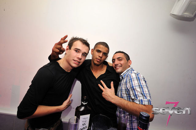 Cliquer pour voir l'image en taille réelle