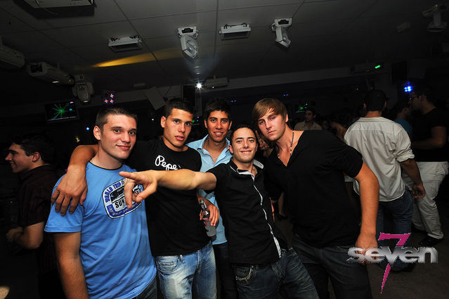 Cliquer pour voir l'image en taille réelle