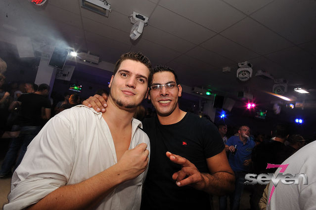 Cliquer pour voir l'image en taille réelle