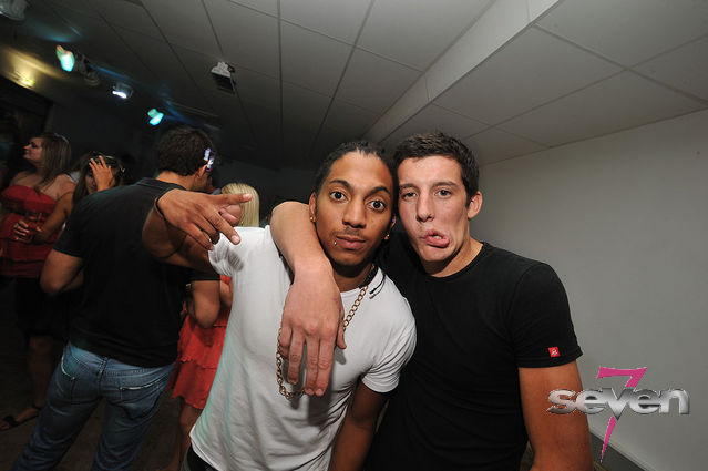 Cliquer pour voir l'image en taille réelle