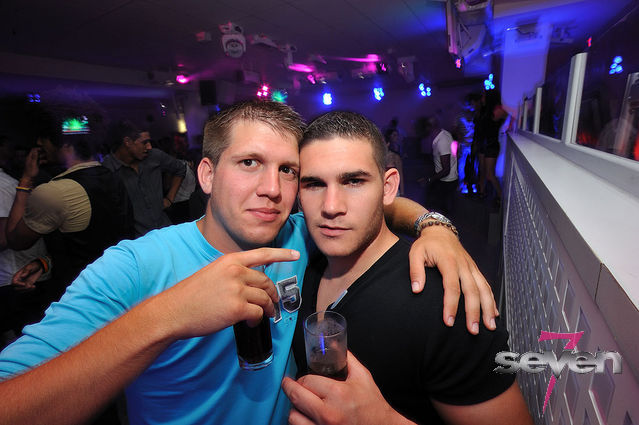 Cliquer pour voir l'image en taille réelle