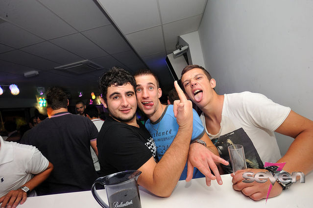 Cliquer pour voir l'image en taille réelle