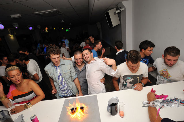 Cliquer pour voir l'image en taille réelle