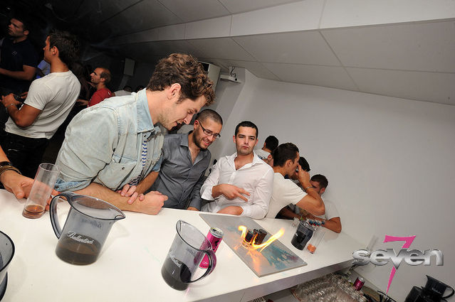 Cliquer pour voir l'image en taille réelle