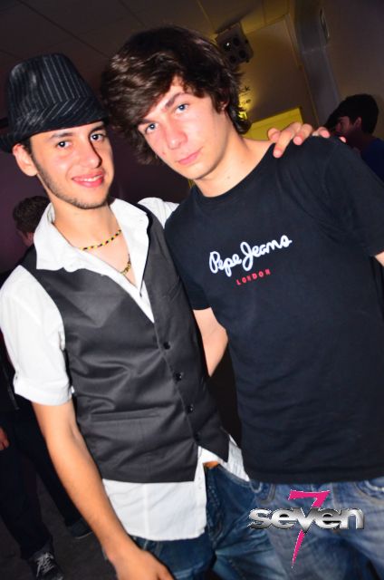 Cliquer pour voir l'image en taille réelle