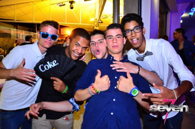 Cliquer pour voir l'image en taille réelle