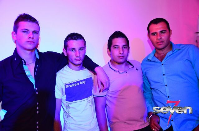 Cliquer pour voir l'image en taille réelle