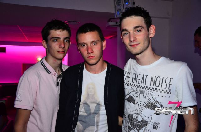 Cliquer pour voir l'image en taille réelle