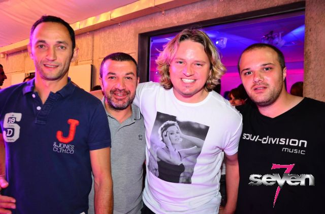 Cliquer pour voir l'image en taille réelle