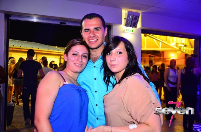 Cliquer pour voir l'image en taille réelle