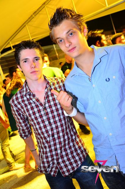 Cliquer pour voir l'image en taille réelle