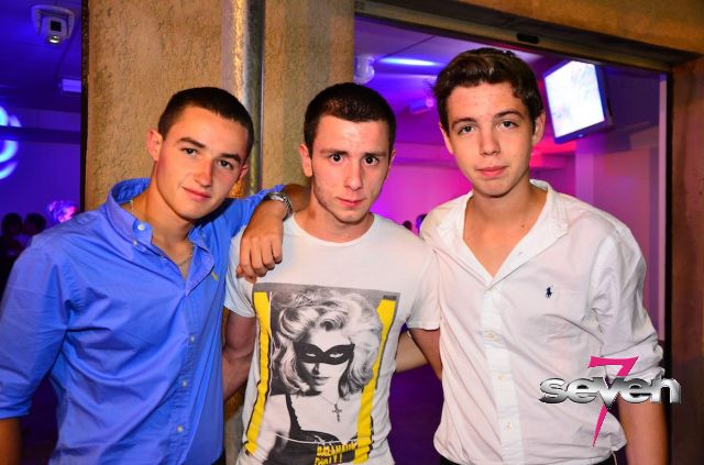 Cliquer pour voir l'image en taille réelle