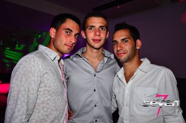 Cliquer pour voir l'image en taille réelle