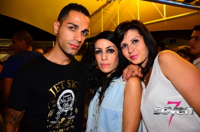 Cliquer pour voir l'image en taille réelle