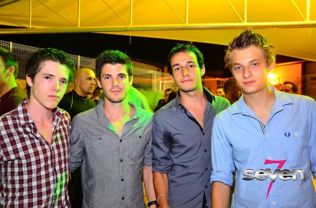 Cliquer pour voir l'image en taille réelle