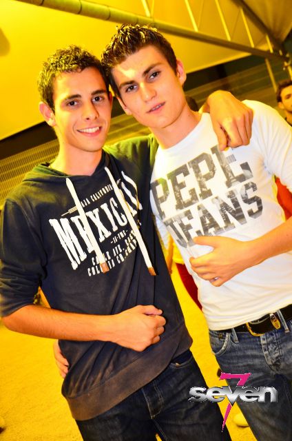 Cliquer pour voir l'image en taille réelle