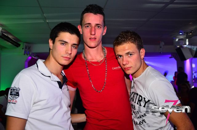 Cliquer pour voir l'image en taille réelle