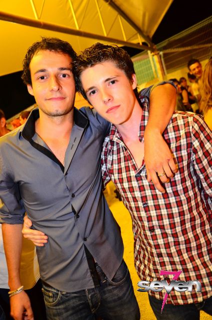 Cliquer pour voir l'image en taille réelle