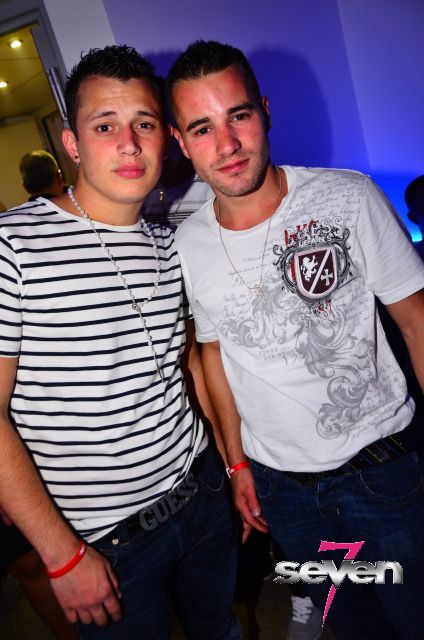 Cliquer pour voir l'image en taille réelle