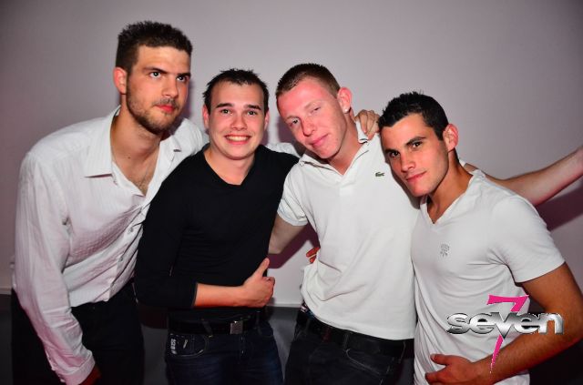 Cliquer pour voir l'image en taille réelle