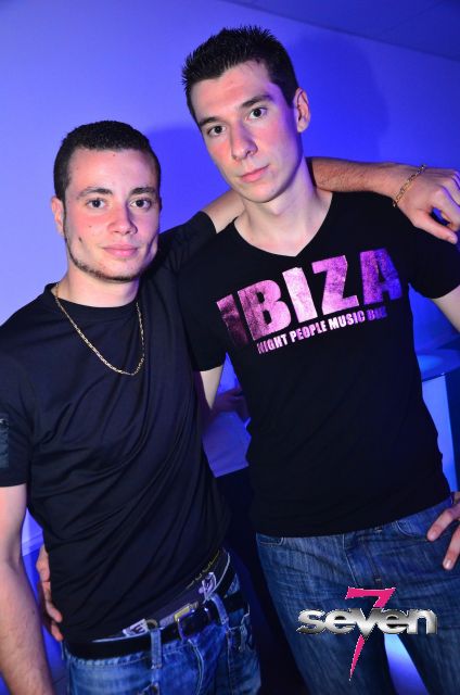 Cliquer pour voir l'image en taille réelle