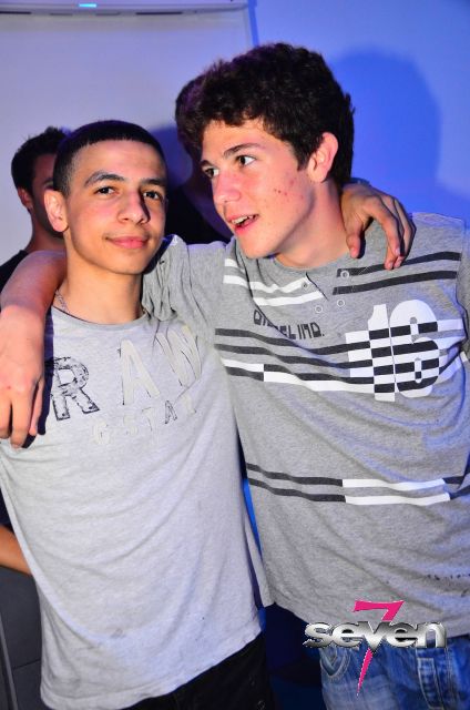 Cliquer pour voir l'image en taille réelle