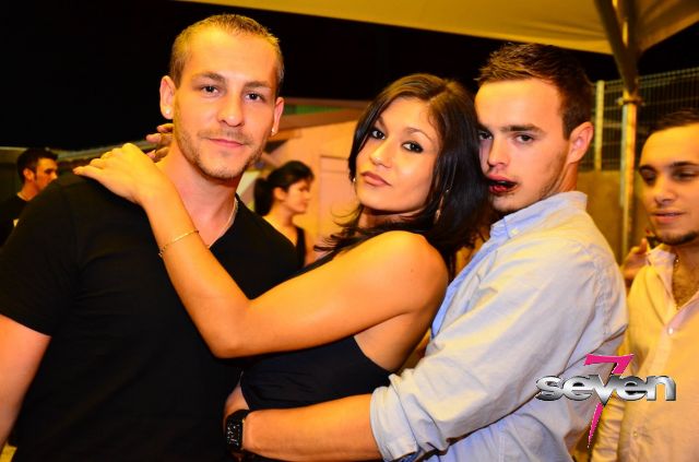 Cliquer pour voir l'image en taille réelle