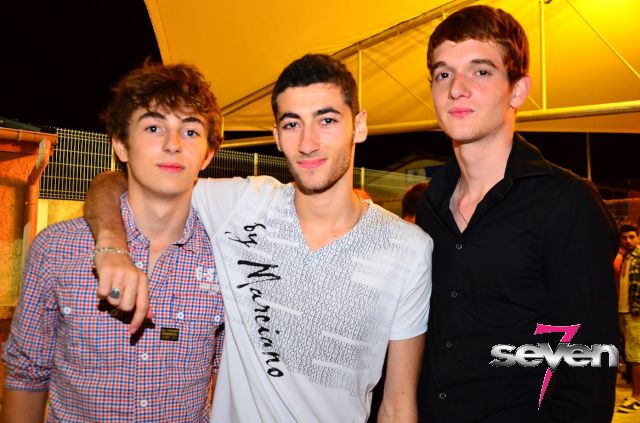 Cliquer pour voir l'image en taille réelle