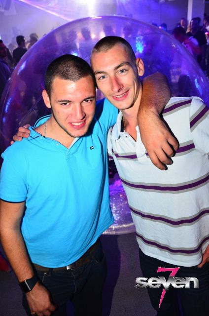 Cliquer pour voir l'image en taille réelle