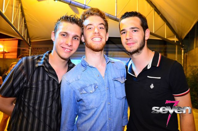 Cliquer pour voir l'image en taille réelle