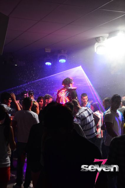 Cliquer pour voir l'image en taille réelle