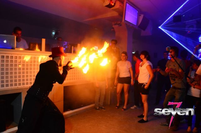 Cliquer pour voir l'image en taille réelle