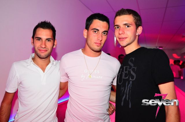 Cliquer pour voir l'image en taille réelle