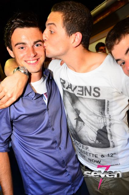 Cliquer pour voir l'image en taille réelle