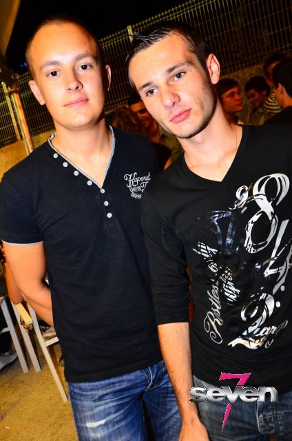 Cliquer pour voir l'image en taille réelle