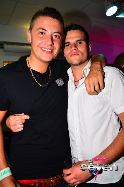 Cliquer pour voir l'image en taille réelle