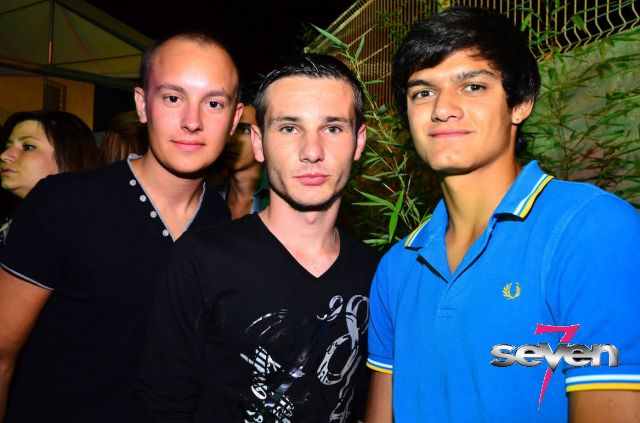 Cliquer pour voir l'image en taille réelle