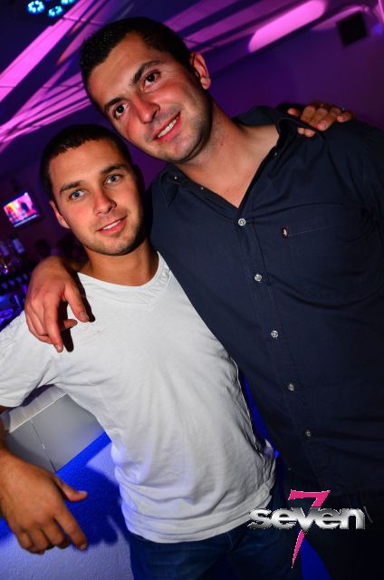 Cliquer pour voir l'image en taille réelle