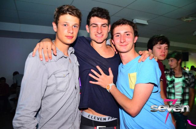 Cliquer pour voir l'image en taille réelle