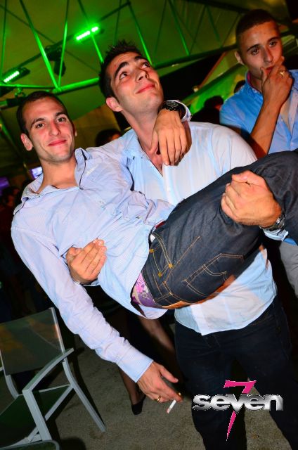 Cliquer pour voir l'image en taille réelle