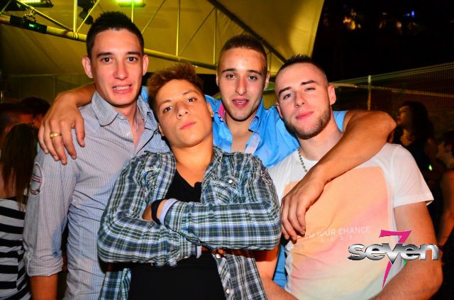 Cliquer pour voir l'image en taille réelle