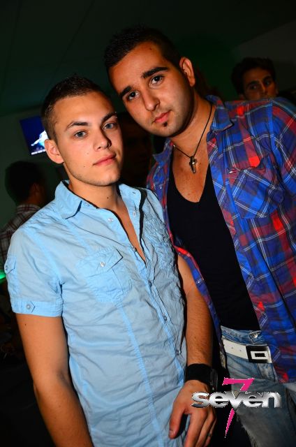 Cliquer pour voir l'image en taille réelle