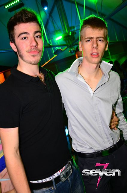 Cliquer pour voir l'image en taille réelle