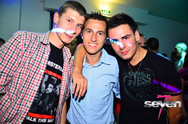 Cliquer pour voir l'image en taille réelle