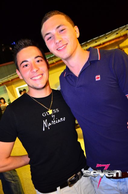 Cliquer pour voir l'image en taille réelle