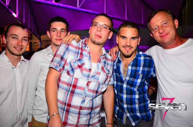 Cliquer pour voir l'image en taille réelle